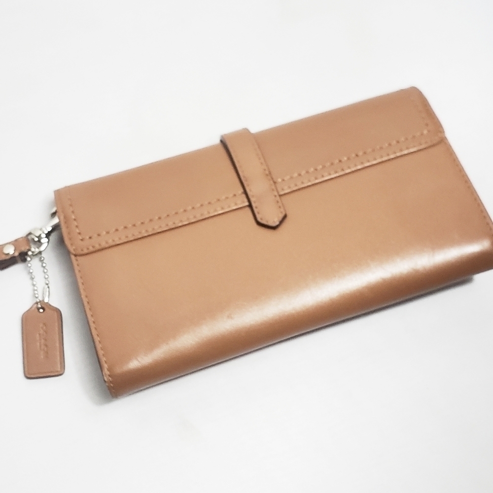 COACH Leather Wristlet Wallet! - Picture 3 of 7